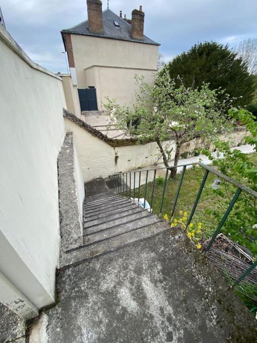 Studio St Florentin 2 Saint Florentin Bagian luar foto