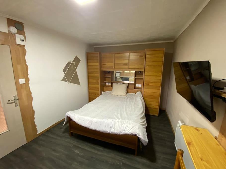 Studio St Florentin 2 Saint Florentin Bagian luar foto